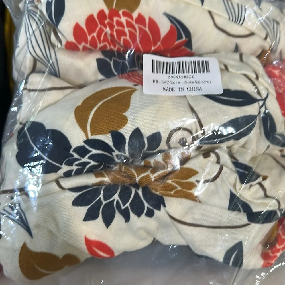 Floral Patterned Cushion Cover set of 6. Stretchy and fits universal